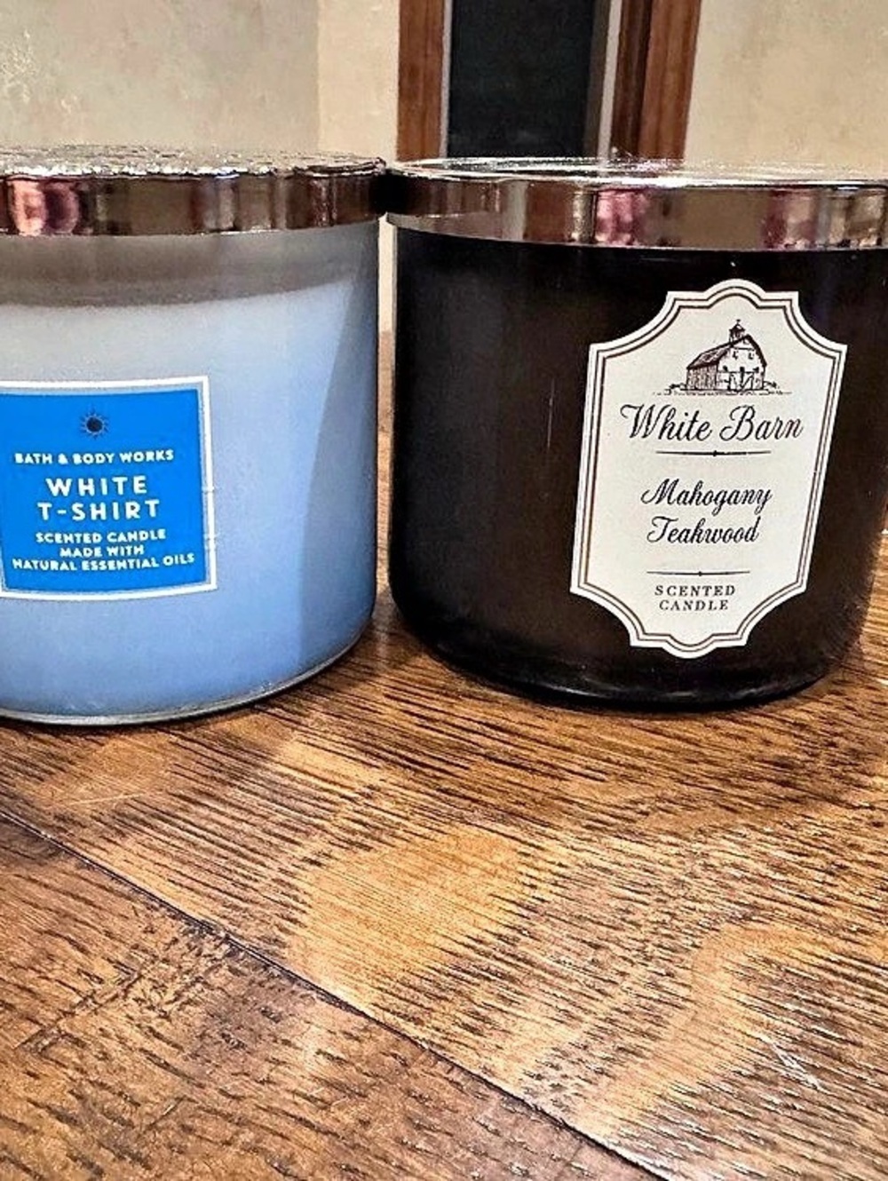 White Barn 3-Wick Candle White T-Shirt & Mahogany Teakwood Candles